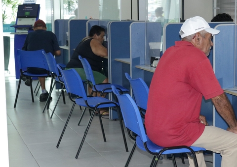 Manausprev convoca aposentados e pensionistas nascidos em abril para recadastramento 