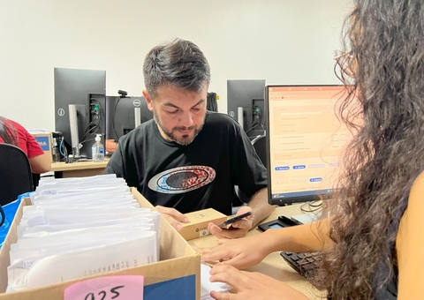 Polícia devolve mais de 470 telefones recuperados em operações em Manaus