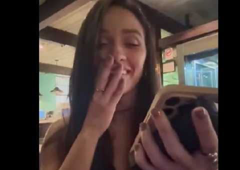 Eva reage ao beijo de Renata e Maike no BBB25