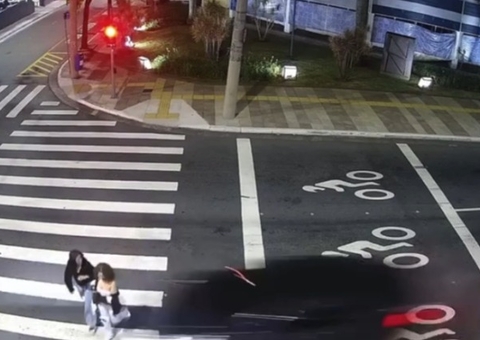 Motorista que atropelou jovens já havia sido autuado 12 vezes por excesso de velocidade