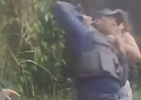 Vídeo: Mulher tenta impedir prisão do marido e agride policial em Borba