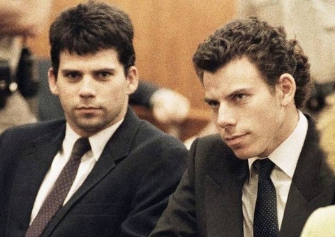 Irmãos Menendez: Justiça rejeita promotor e avança revisão de pena