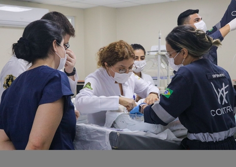 Gêmeas siamesas passam por novos exames de imagem em Manaus