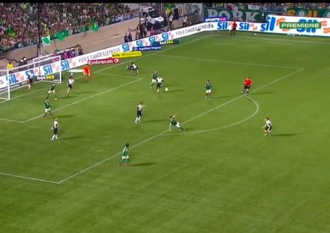 Palmeiras vence Corinthians por 2 a 0 e assume liderança do Brasileirão