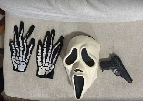 Adolescente de 14 anos liderava grupo que incitava crimes online, diz polícia 