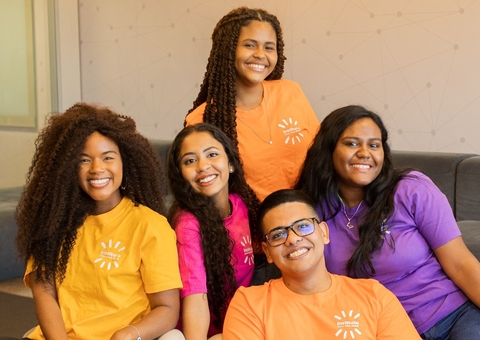 Coletivo Jovem abre 3.067 vagas em capacitação gratuita para 1º emprego no Amazonas