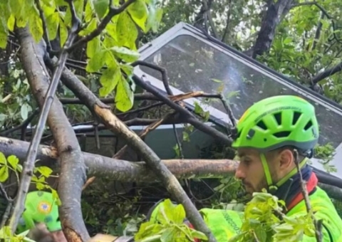  Cabine de teleférico despenca na Itália e deixa quatro vítimas 
