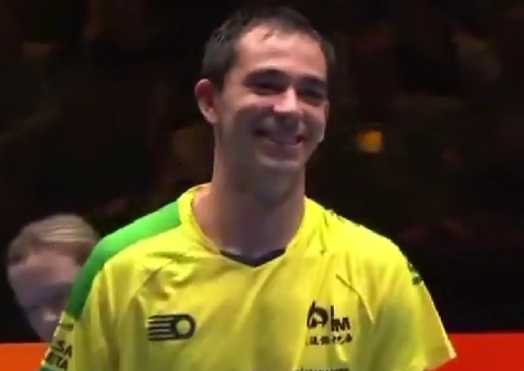 Hugo Calderano é campeão da Copa do Mundo de tênis de mesa