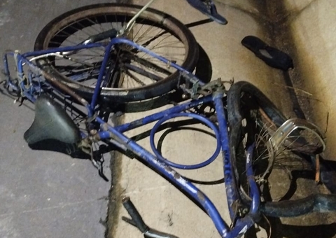 Idoso morre atropelado por carro enquanto andava de bicicleta na AM-010