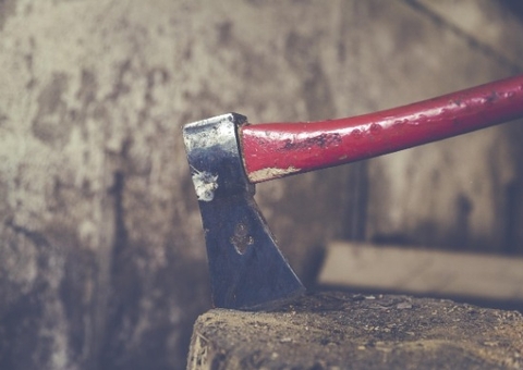 Enteado mata padrasto com golpes de machado na cabeça em Roraima