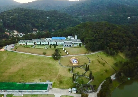 Quadrilha é presa por furtar bolas, chuteiras e uniformes da CBF