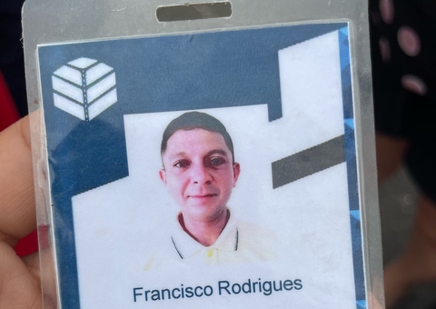 Motorista diz que motociclista morto em acidente avançou sinal; família contesta versão