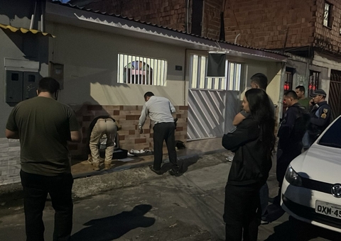 Feto é encontrado na frente de casa no bairro Flores