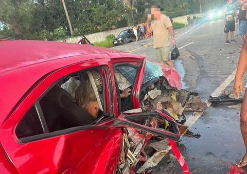 Vídeo: Mulher perde perna após acidente gravíssimo entre carros na AM-070