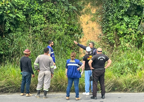 Morador sai para colher frutas e encontra jovem morto com música tocando ao lado em Manaus