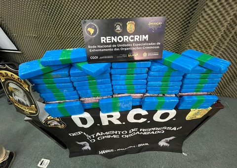Droga milionária é apreendida em fundo falso em Manaus; nigeriano é preso