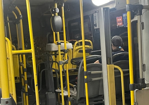Ônibus começam a circular sem cobradores em Manaus