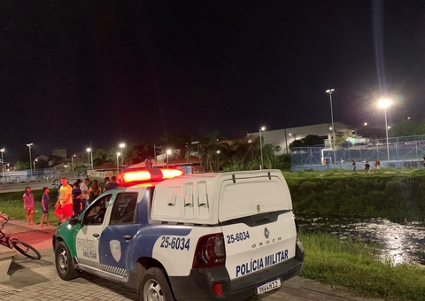 Moradores encontram corpo boiando no Igarapé Mestre Chico; vídeo