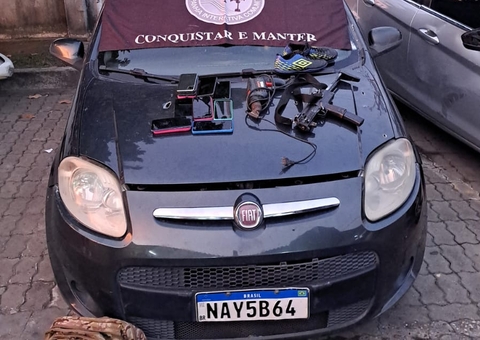 Carro roubado de motorista de app é recuperado pela polícia após ser usado em assalto no Manoa