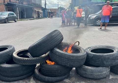 Moradores do Santa Etelvina fazem protesto após mudanças nos trajetos de ônibus