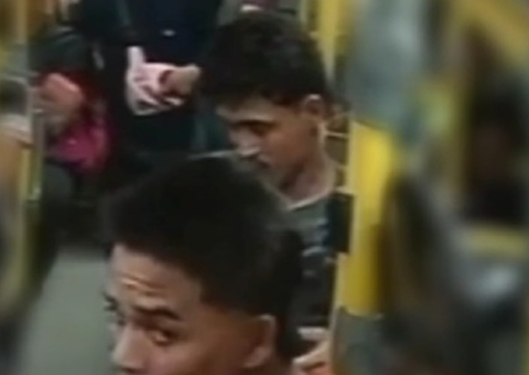 Trio armado rende passageiros em assalto a ônibus em Manaus; Veja vídeo