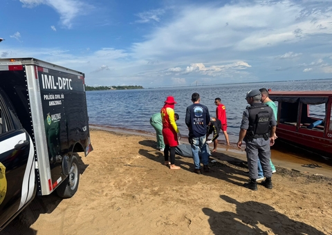 Banhistas encontram corpo boiando na Ponta Negra