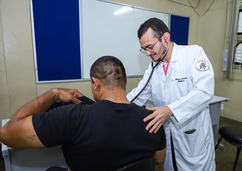 Mais 12 aprovados no concurso da Semsa são convocados em Manaus