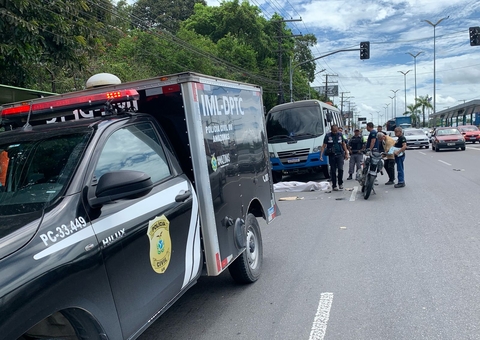 Motociclista de 19 anos morre e passageira fica ferida em acidente na Av. Torquato Tapajós