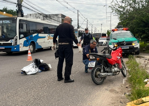 Idoso morre ao bater em buraco e cair de motocicleta na Av. Camapuã