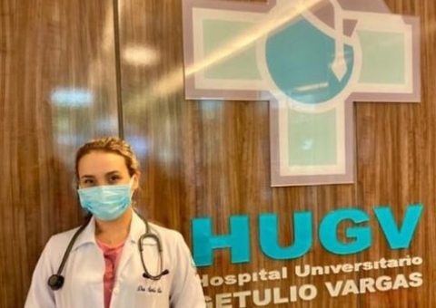 Hospital Universitário nega vínculo com falsa médica presa em Manaus