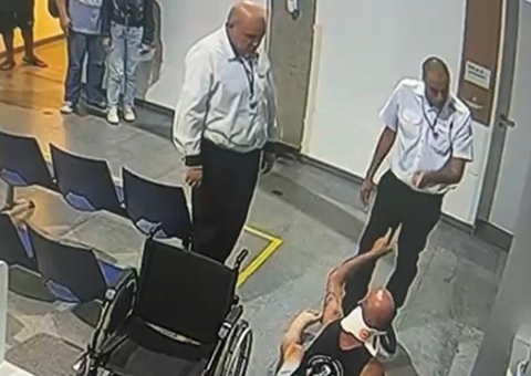 Paciente em cadeira de rodas é agredido por segurança de hospital em SP; Vídeo