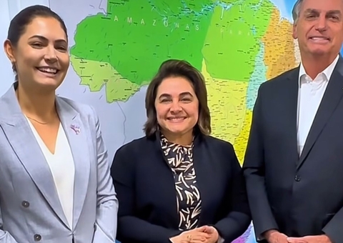 Bolsonaro declara apoio a pré-candidatura de Maria do Carmo Seffair ao Governo do Amazonas