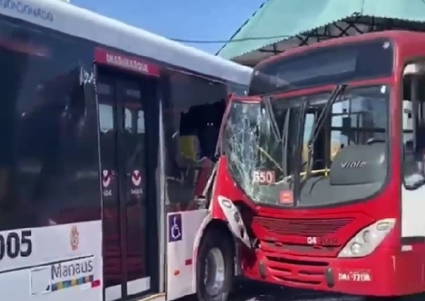 Terminal 5 tem parte interditada após colisão entre dois ônibus; Vídeo