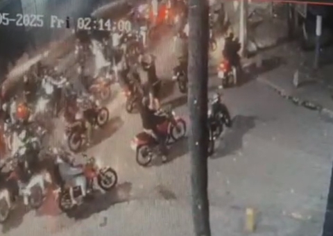 Motoqueiros fazem protesto em frente a cadeia e pedem liberdade de MC Poze no RJ