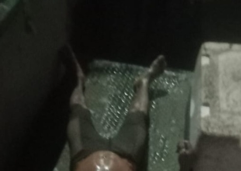 Corpo de homem é encontrado boiando na Manaus Moderna; Vídeo