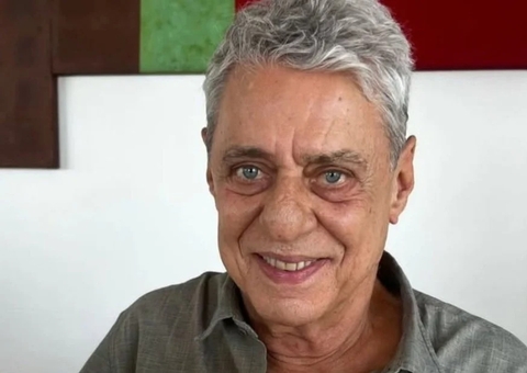 Chico Buarque tem alta após cirurgia no crânio