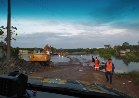 Tráfego de caminhões é interrompido sob rios Curuçá e Autaz Mirim na BR-319