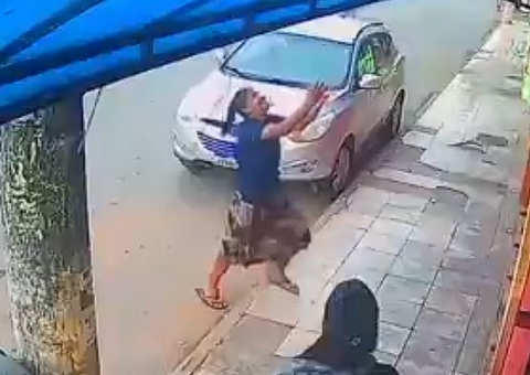 Cachorro cai de prédio e é salvo por mulher no DF; Vídeo