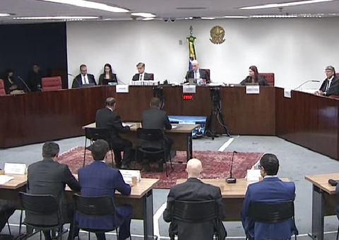 Bolsonaro pressionou por atraso em relatório das urnas, diz Cid