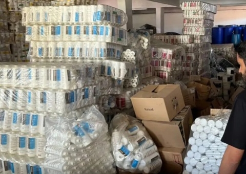 Polícia fecha duas fábricas clandestinas de cosméticos no Rio