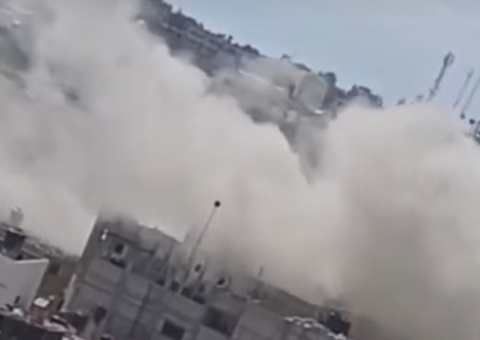 Ataque a multidão faminta em Gaza deixa mais de 50 palestinos mortos