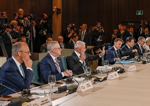 Brasil não vai ser palco de corrida predatória por minerais críticos, diz Lula no G7