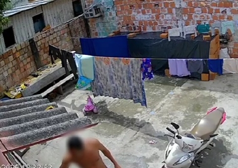 Câmera flagra homem ameaçando ex-namorada e confessando homicídio do pai em Manaus
