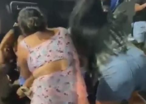 Tentativa de furar fila provoca tumulto antes do Festival de Parintins