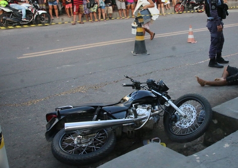 Família em moto é atacada a tiros no Jorge Teixeira; pai e criança de 2 anos morrem