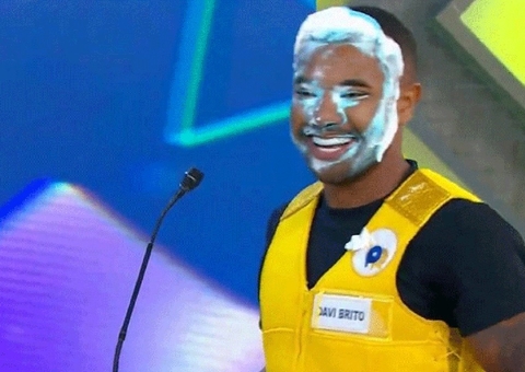 Davi Brito erra plural de limão e vira meme; vídeo