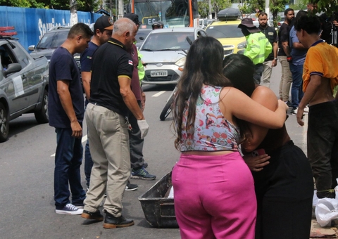 Jovem morre e esposa fica gravemente ferida em acidente na Av. André Araújo