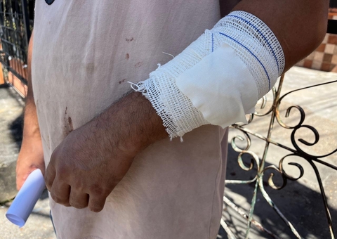 Mulher esfaqueia marido durante aniversário e ameaça envenenar filhos em Manaus