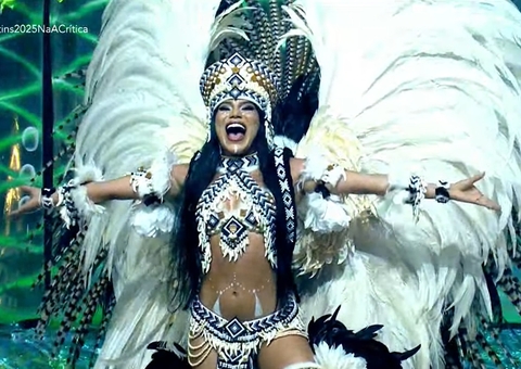 Lívia Christina estreia como Rainha do Folclore no Festival Parintins 2025
