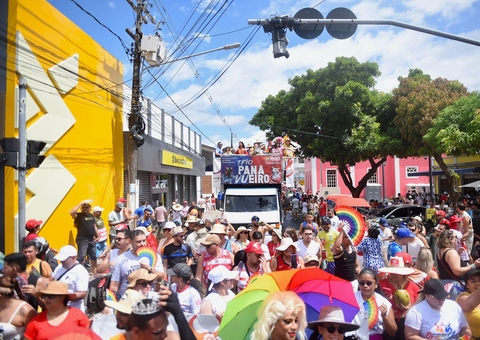 Circuito do Orgulho arrasta brincantes em celebração à diversidade em Parintins